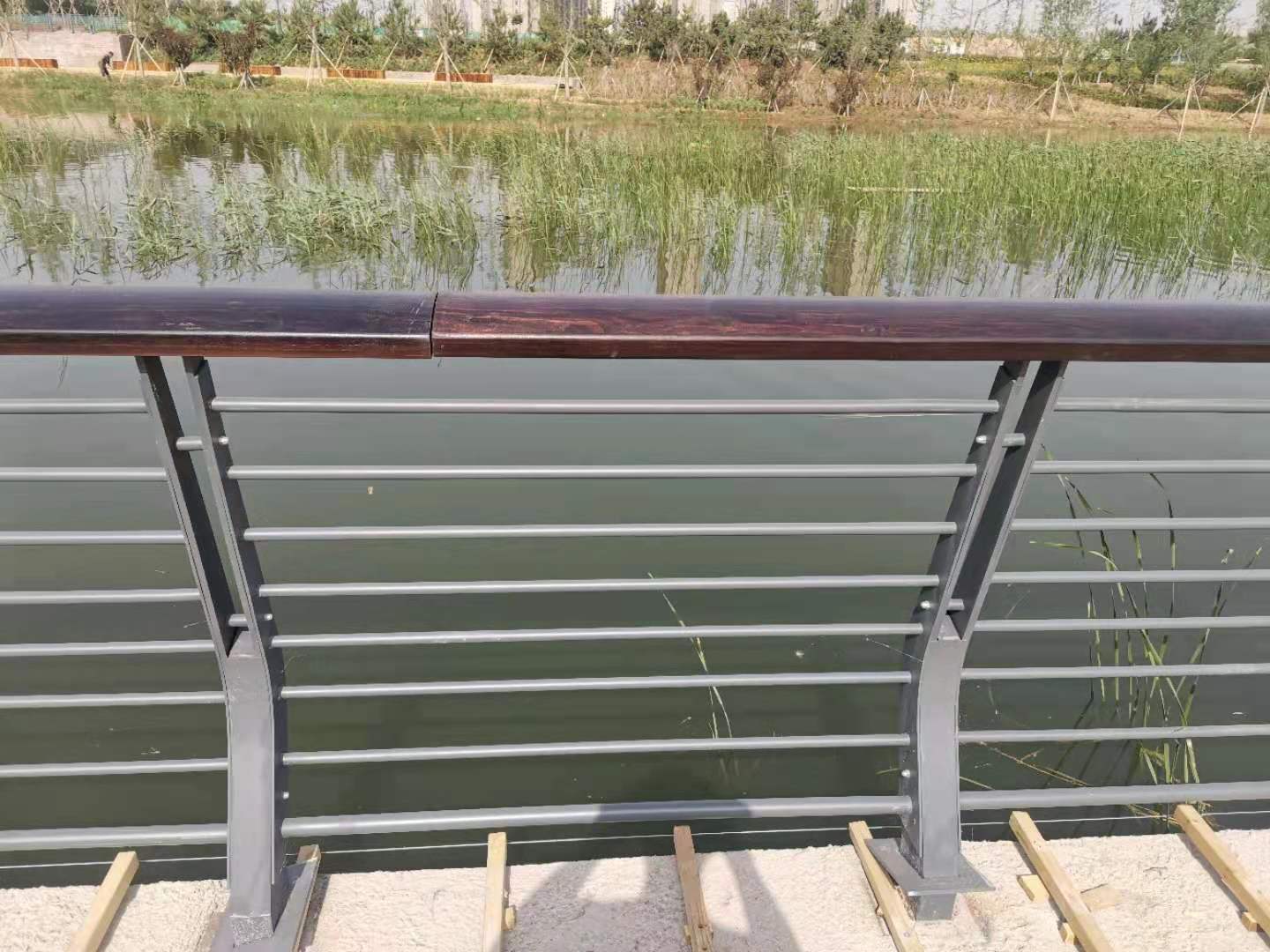 长春市桥梁防撞护栏铝合金护栏 - 排名